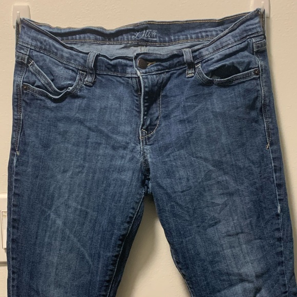 Old Navy The Diva Women’s Blue Denim Jeans Sz 6 - Picture 5 of 8